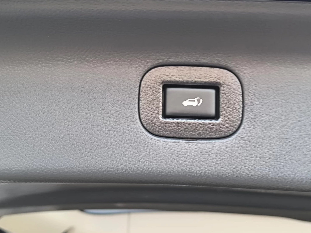Nissan Elgrand 3.5 White #37