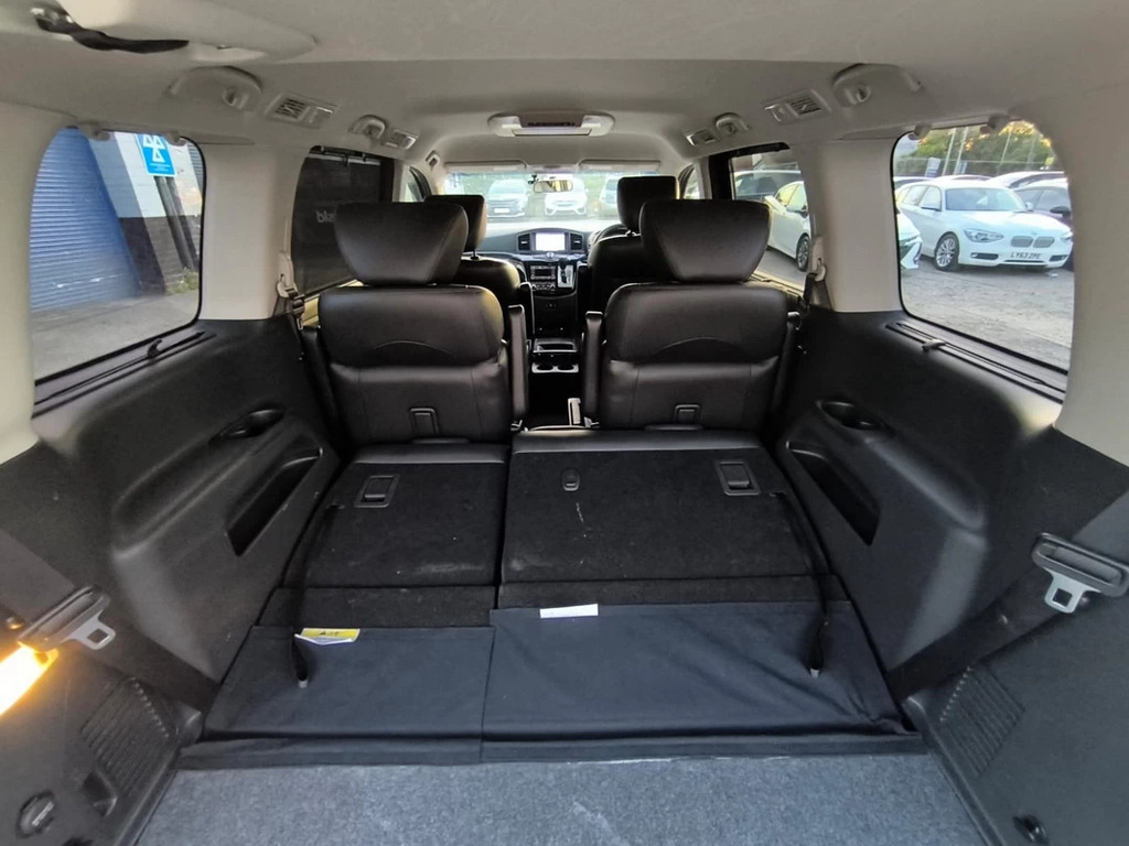 Nissan Elgrand 3.5 White #36