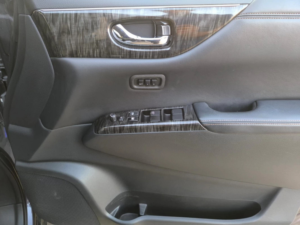 Nissan Elgrand 3.5 White #34
