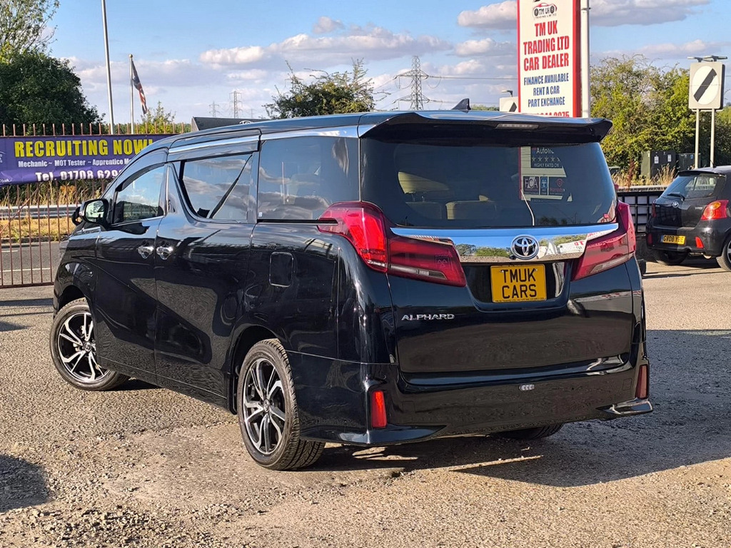 Toyota Alphard 2.5 202323 8 Seats Mpv 250X Black #4