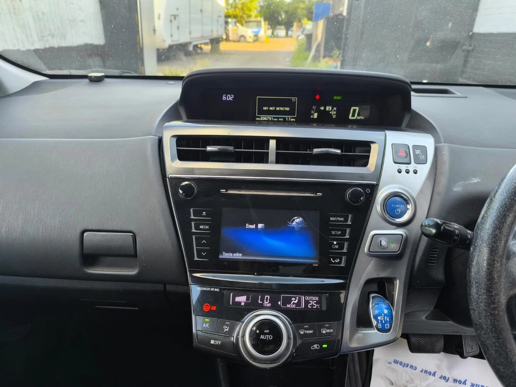 Toyota Prius+ 1.8 Vvti Icon Cvt Black #18