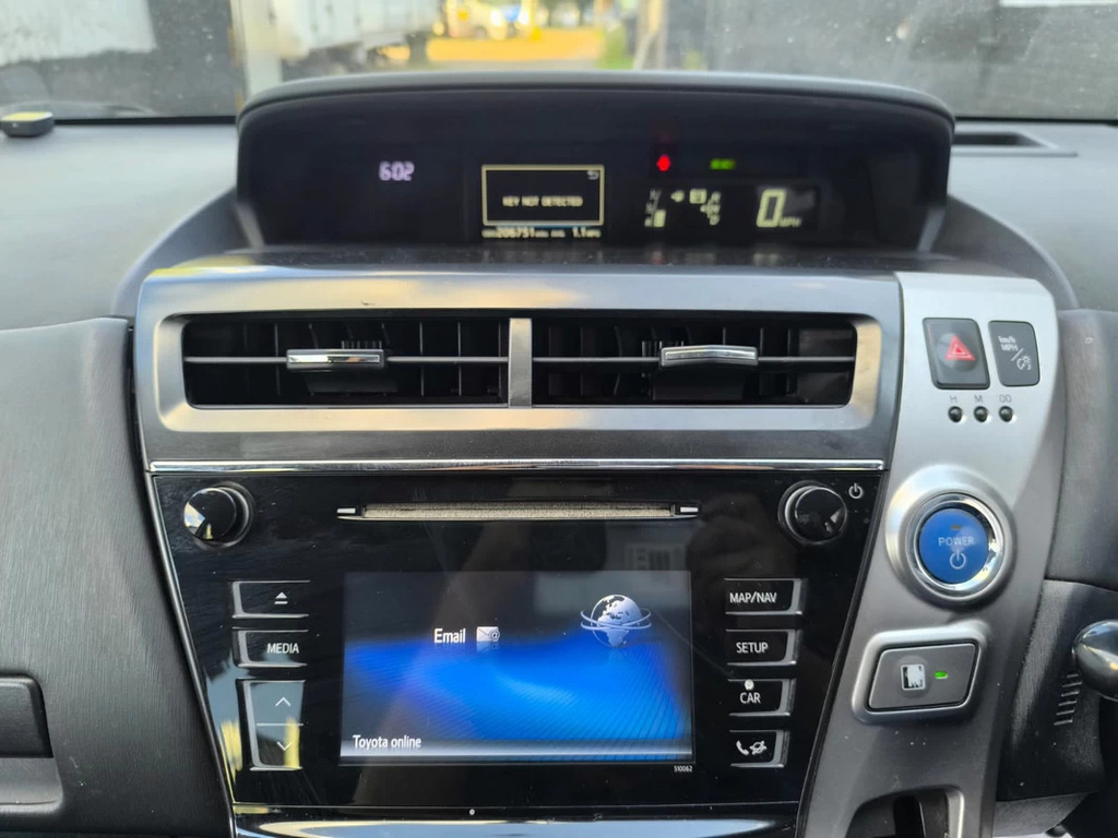 Toyota Prius+ 1.8 Vvti Icon Cvt Black #19