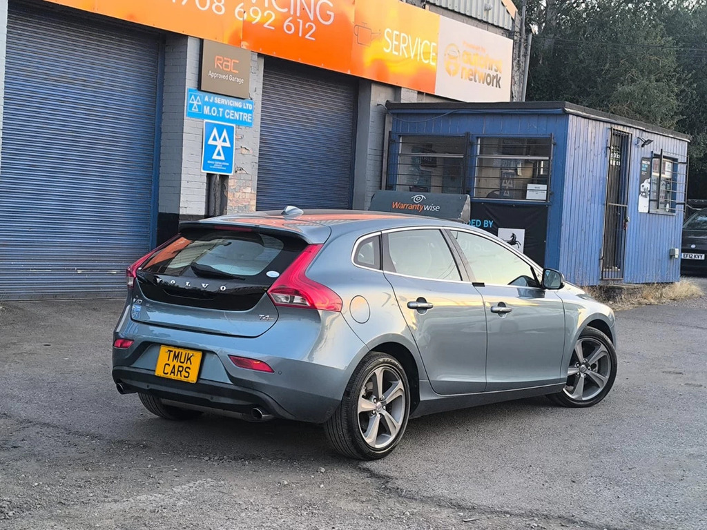 Volvo V40 1.6 201313 T4 Se 5 Seats Hatchb Blue #3