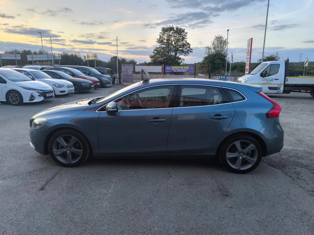 Volvo V40 1.6 201313 T4 Se 5 Seats Hatchb Blue #6