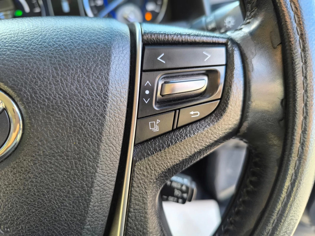 Toyota Alphard 2.5 Premium Edition-leather-sunroof Black #26