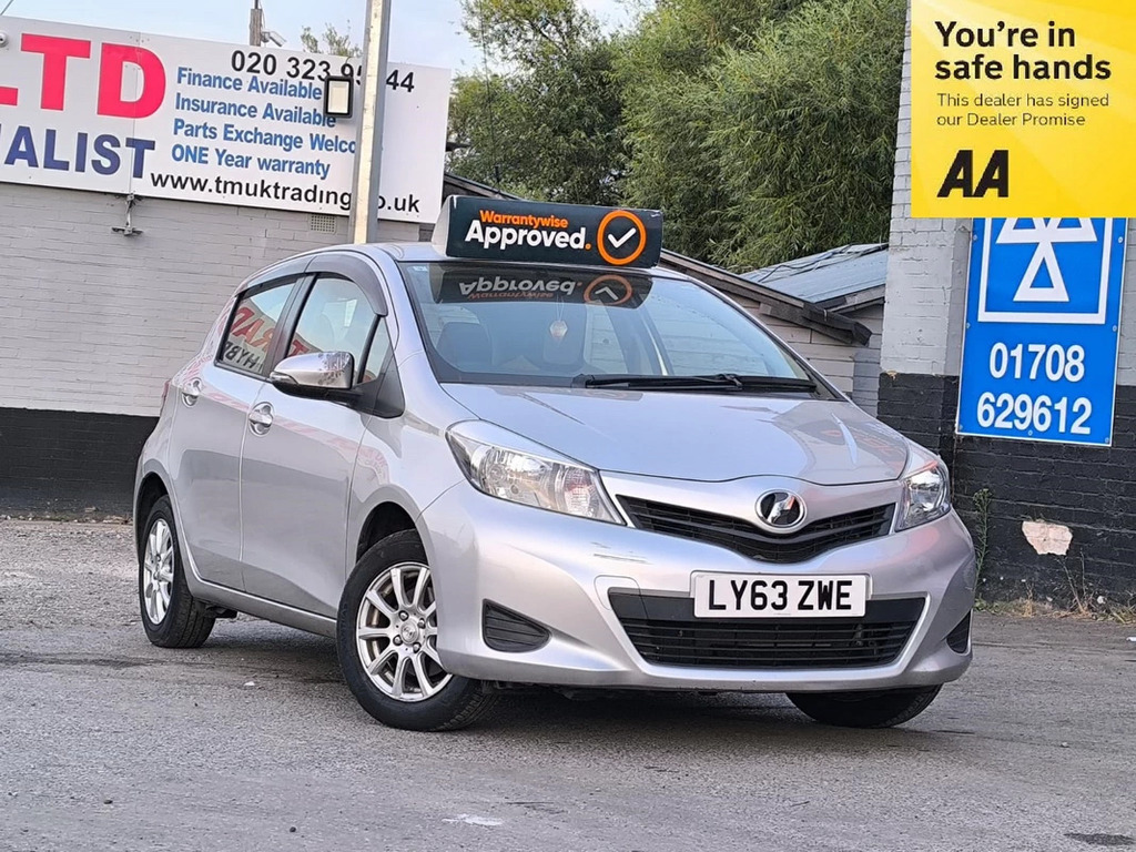 Toyota Yaris Vitz 1.0 201363 5 Seats Ule Silver