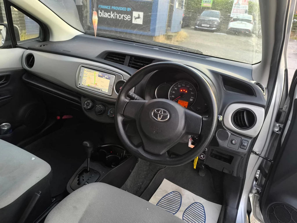 Toyota Yaris 1.33 Vvt-i Tr  #9