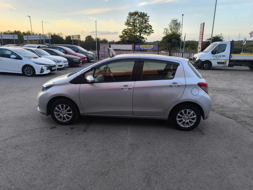 Toyota Yaris Vitz 1.0 201363 5 Seats Ule Silver #5