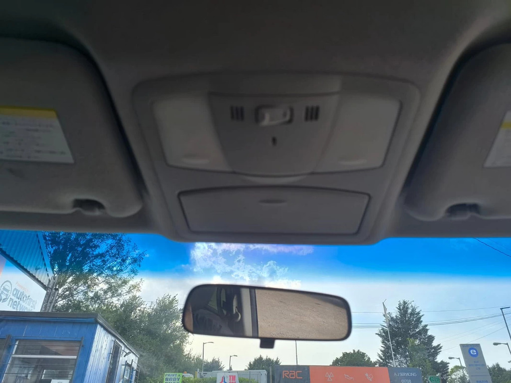Nissan Elgrand Other 200368 White #28