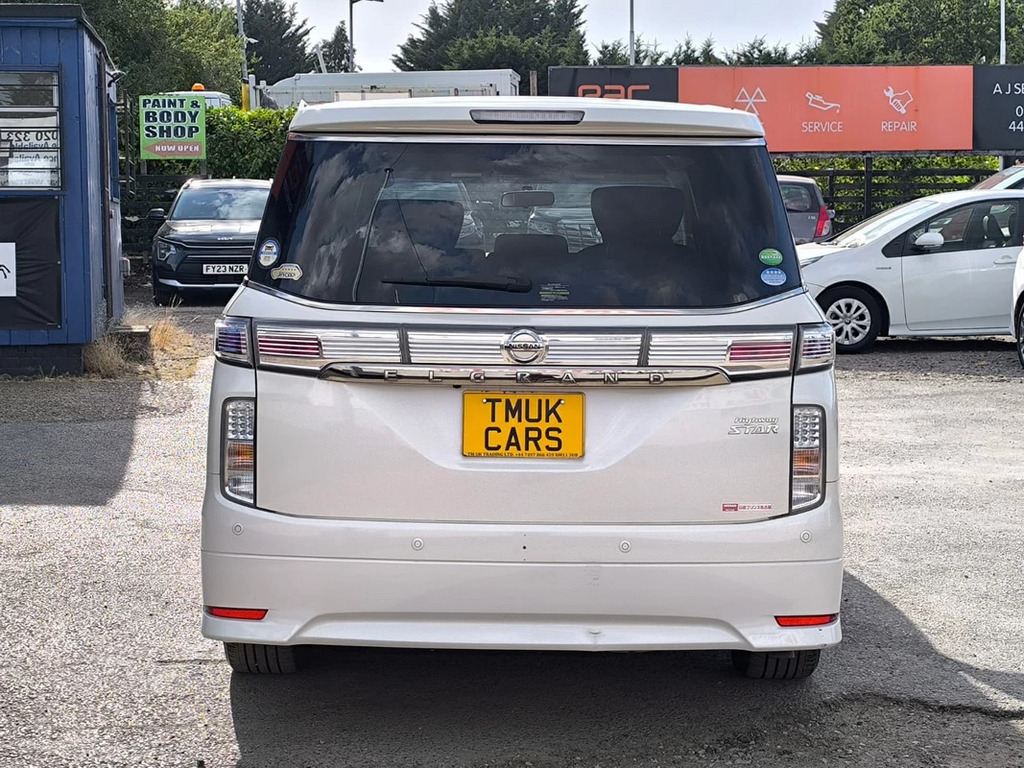 Nissan Elgrand Other 200368 White #8
