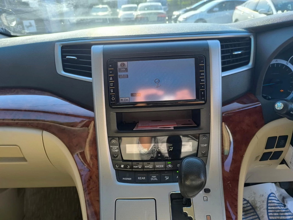 Toyota Alphard Mpv 2.4 S-7seater - 12 Months Warranty Ulez Free White #17