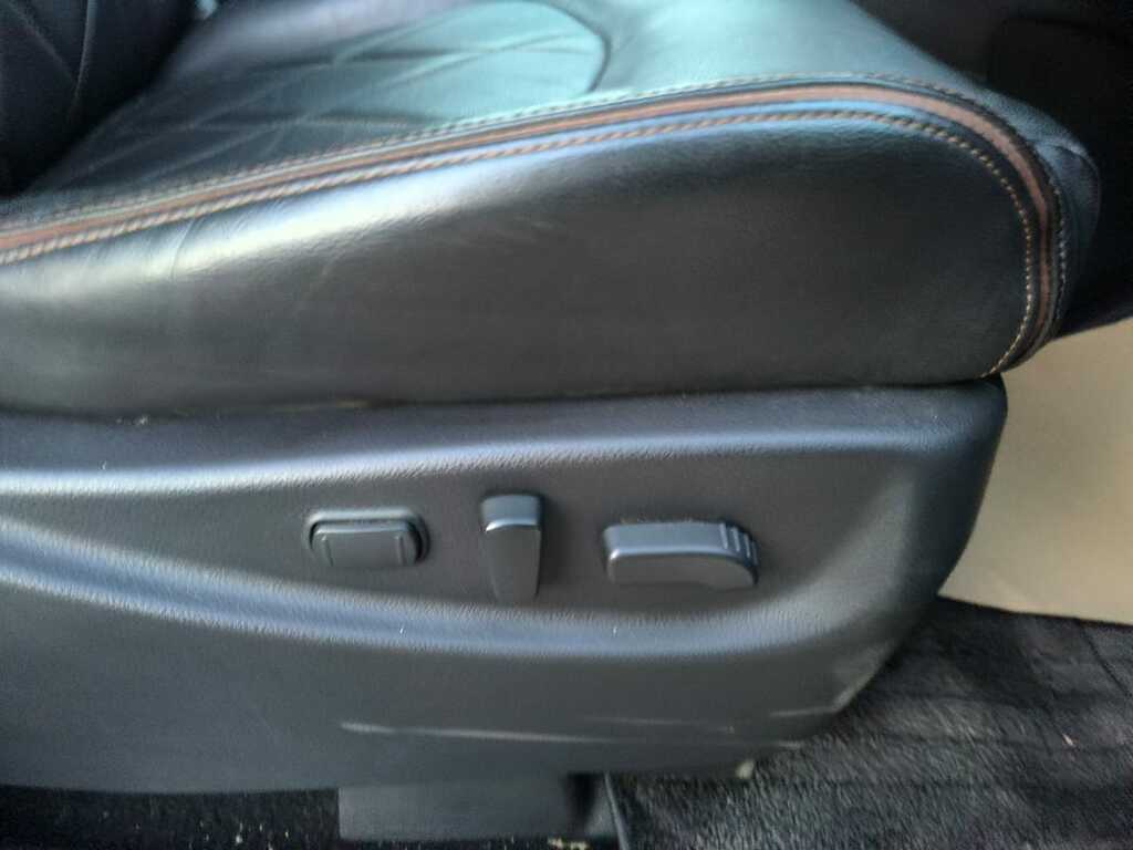 Nissan Elgrand 250 Highway Star Urban Selection White #25
