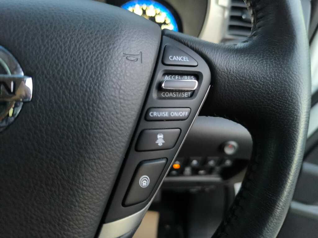 Nissan Elgrand 250 Highway Star Urban Selection White #19