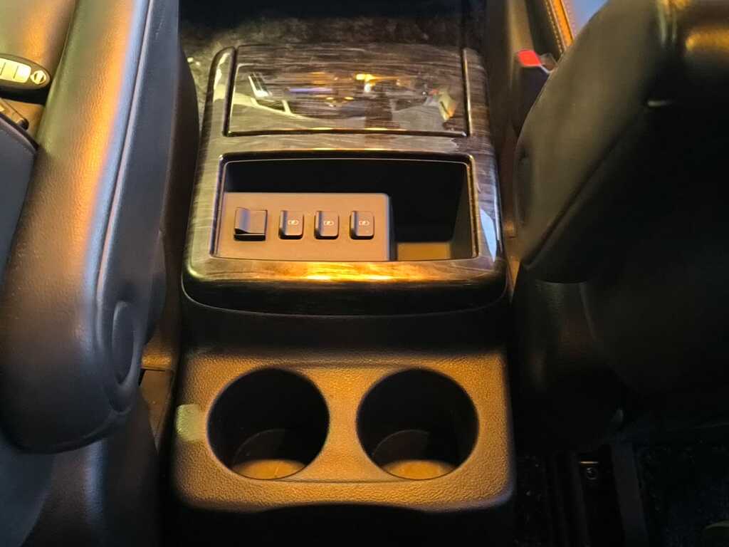Nissan Elgrand 250 Highway Star Urban Selection White #14