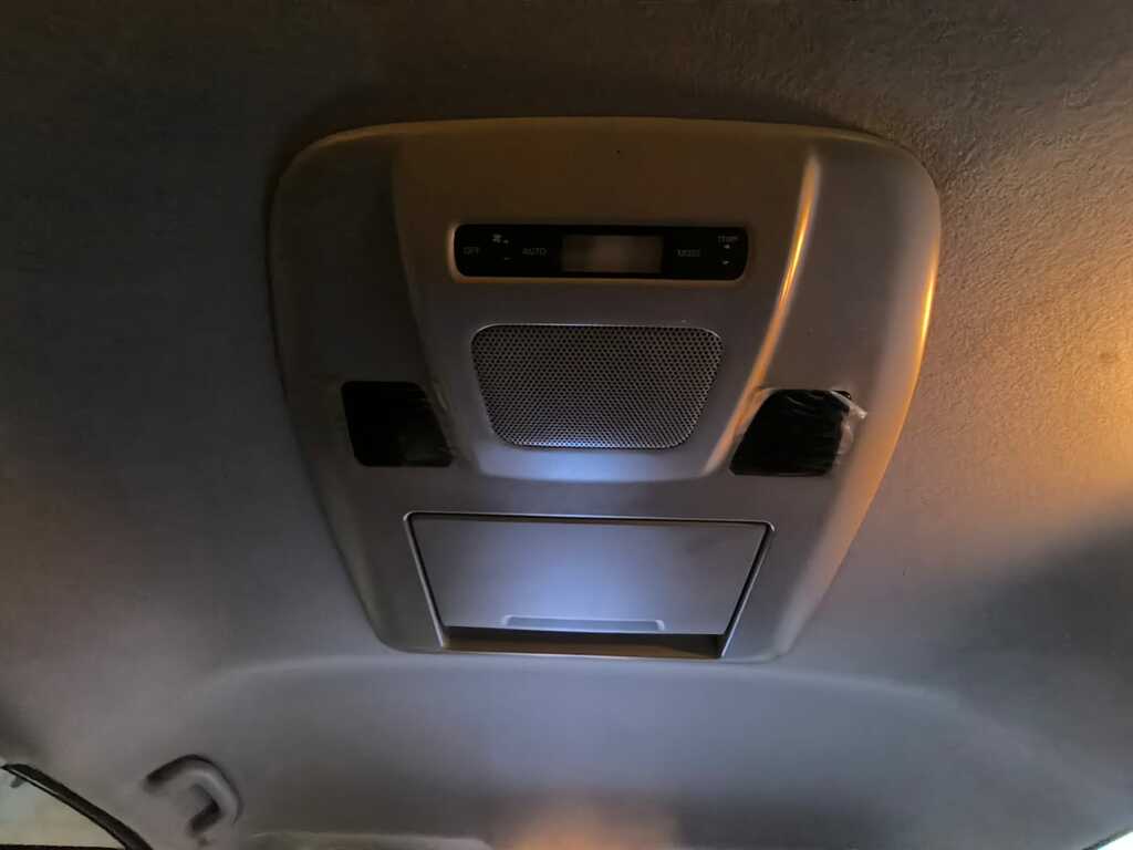 Nissan Elgrand 250 Highway Star Urban Selection White #23