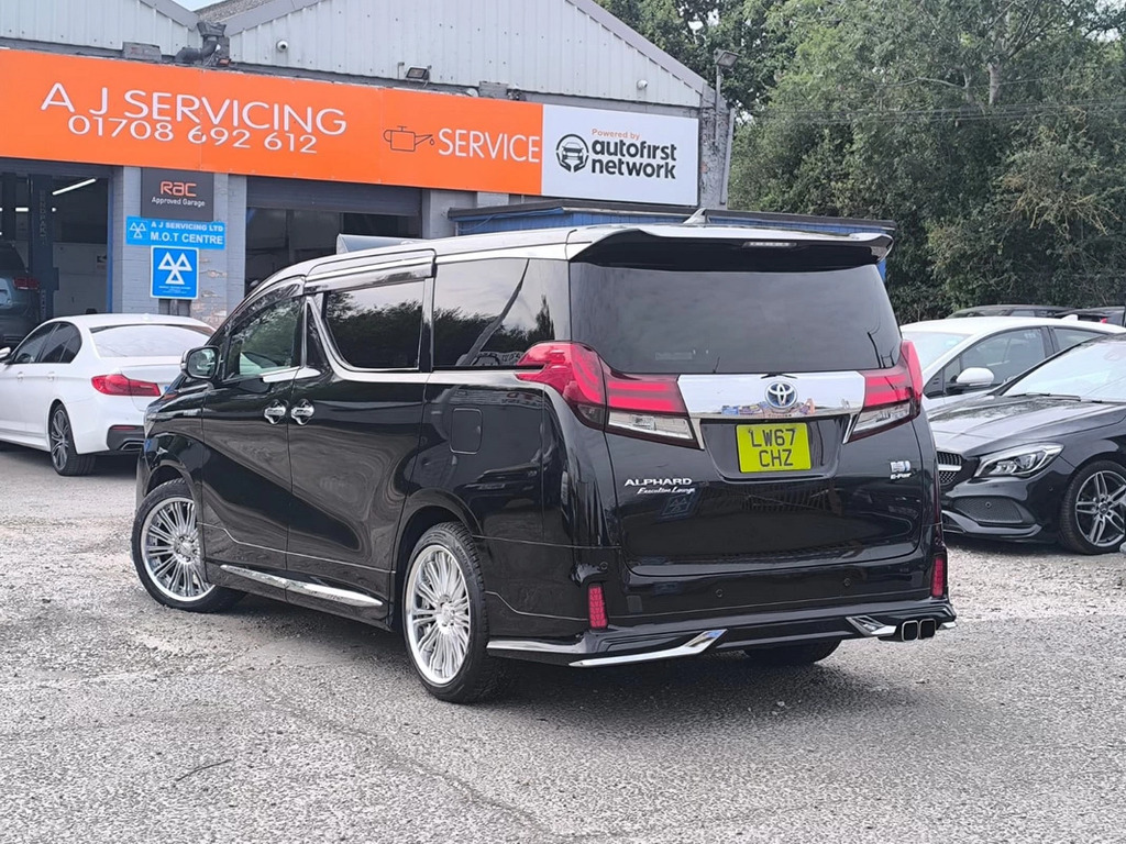 Toyota Alphard 2.4 Hybrid 201767 Executive 7 Seats Black #4