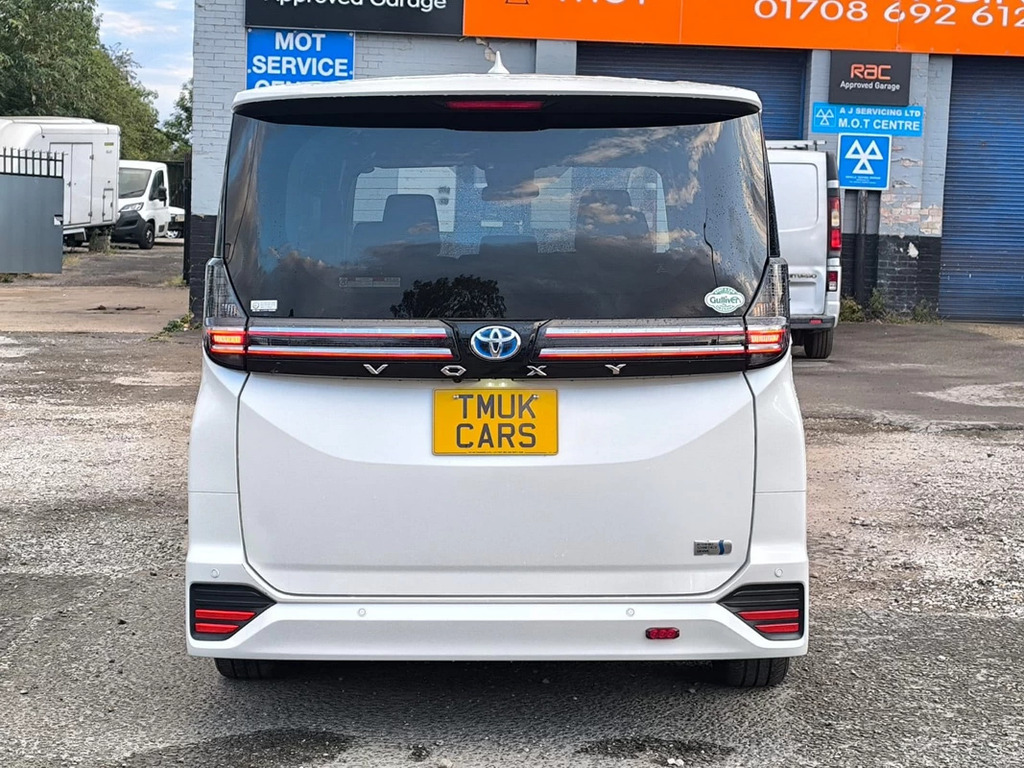 Toyota Voxy 1.8 Hybrid 202525 S-g 8 Seats Ulez Free Fre White #6