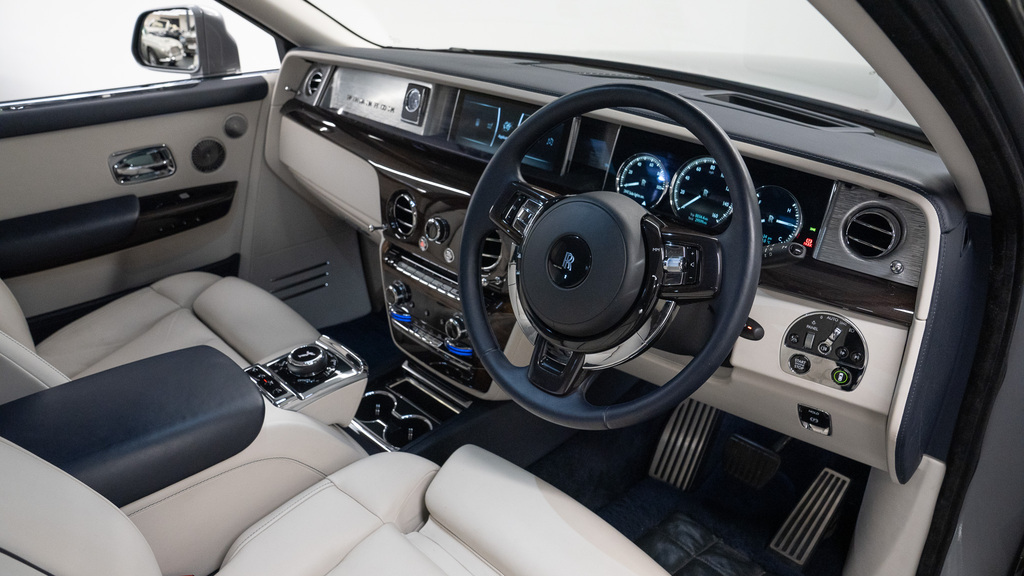 Rolls-Royce Phantom Phantom Auto Silver #27