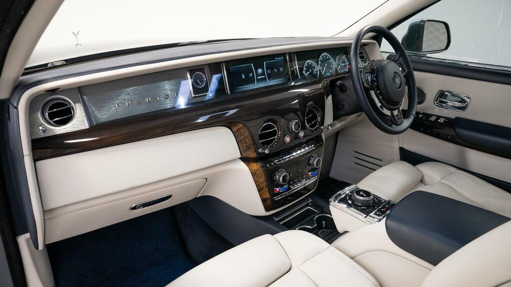 Rolls-Royce Phantom Phantom Auto Silver #22