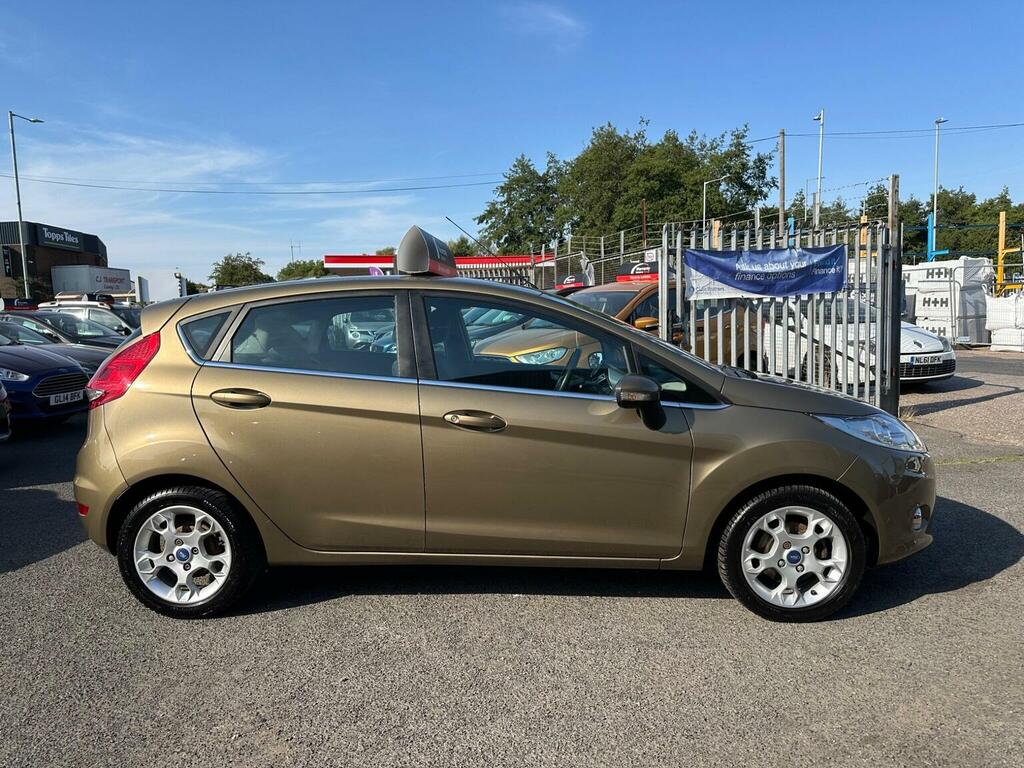 Ford Fiesta 1.25 Zetec Hatchback 129 Gkm, Black #7