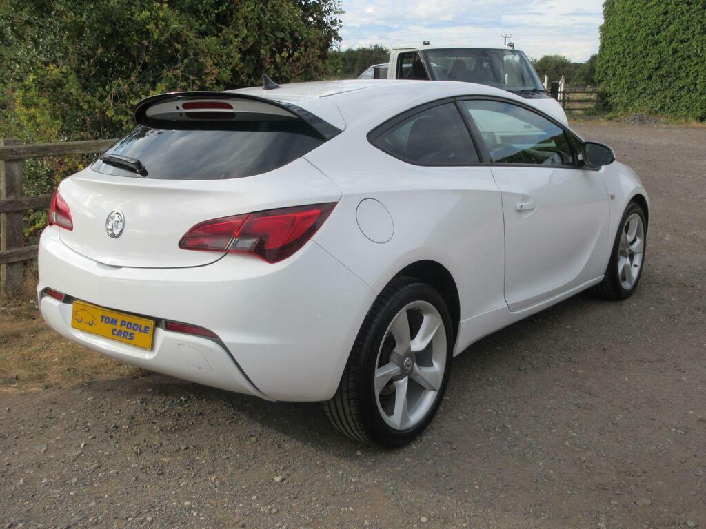 Vauxhall Astra GTC 1.4T 16V Sport Euro 5 S S White #3