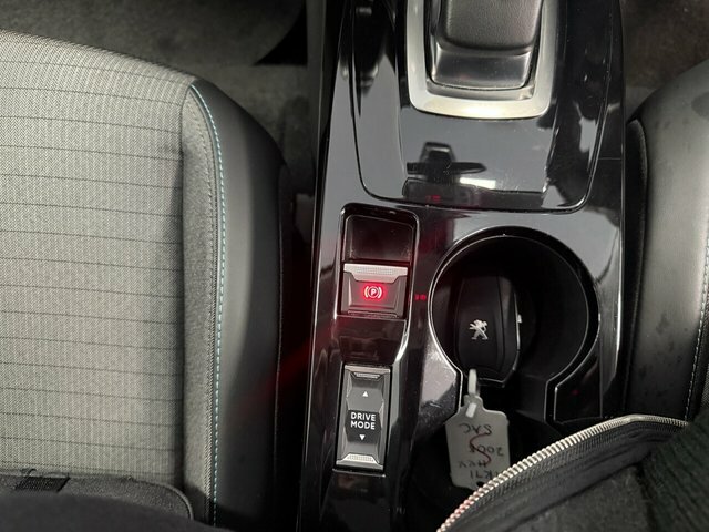 Peugeot e-2008 50Kwh Allure Premium Orange #40