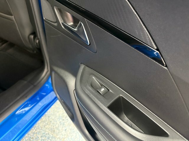 Peugeot e-2008 Suv Blue #6