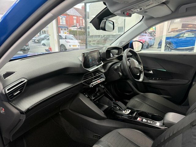Peugeot e-2008 50Kwh Allure Premium Orange #14