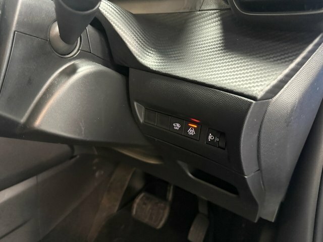 Peugeot e-2008 50Kwh Allure Premium Orange #25