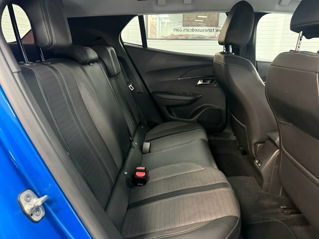 Peugeot e-2008 Suv Blue #5