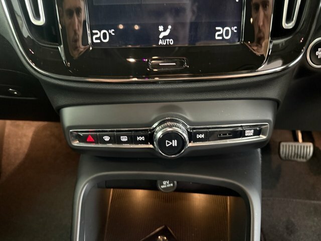 Volvo XC40 2.0 T4 R Design Pro Awd Geartronic Silver #35