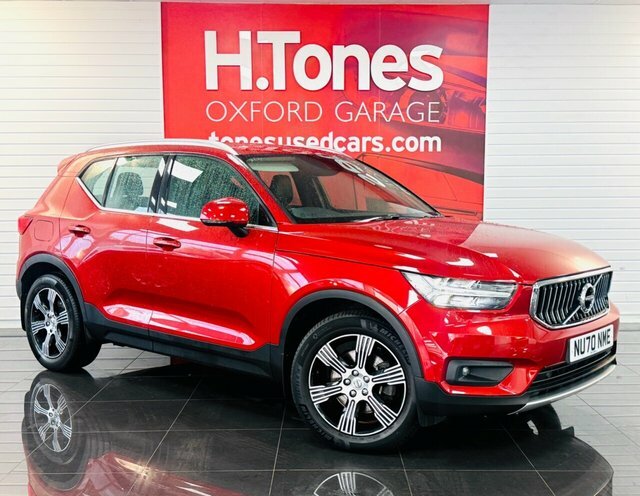 Volvo XC40 Suv Red
