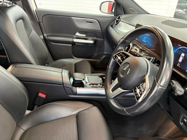 Mercedes-Benz GLA Class 1.3 Gla200 Amg Line Suv 7G-dct Euro 6 Black #32