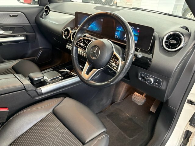 Mercedes-Benz GLA Class 1.3 Gla200 Amg Line Suv 7G-dct Euro 6 Black #31