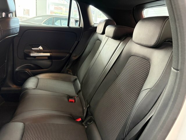 Mercedes-Benz GLA Class 1.3 Gla200 Amg Line Suv 7G-dct Euro 6 Black #44