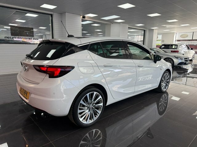Vauxhall Astra Hatchback White