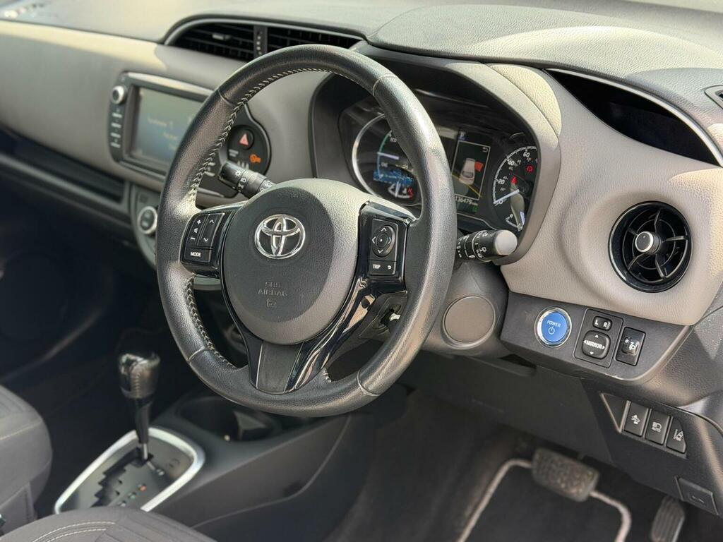 Toyota Yaris 1.5 Vvt-h Icon Tech E-cvt Euro 6 Ss White #4
