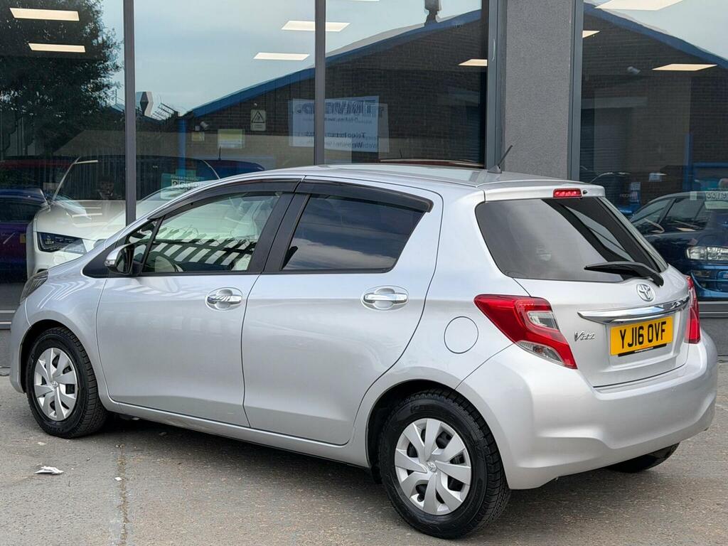 Toyota Yaris Hatchback 1.33 Dual Vvt-i Icon Multidrive S Euro 6 Silver #6