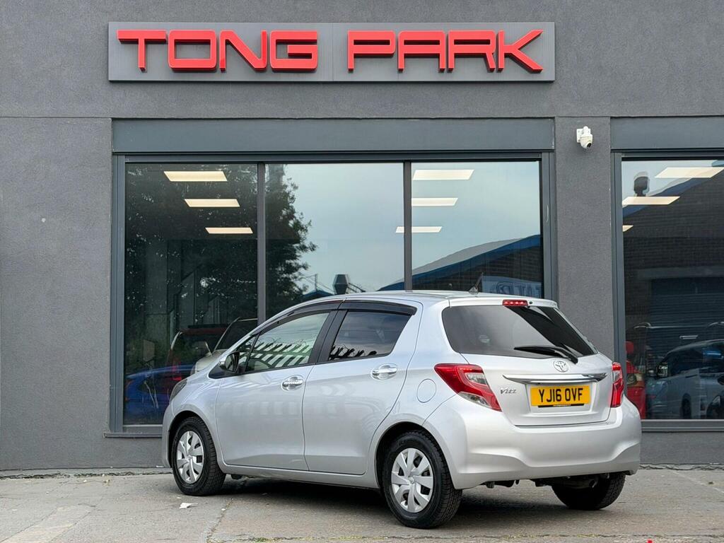 Toyota Yaris Hatchback 1.33 Dual Vvt-i Icon Multidrive S Euro 6 Silver #5