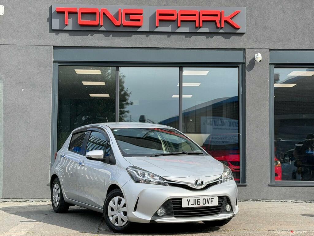 Toyota Yaris Hatchback 1.33 Dual Vvt-i Icon Multidrive S Euro 6 Silver