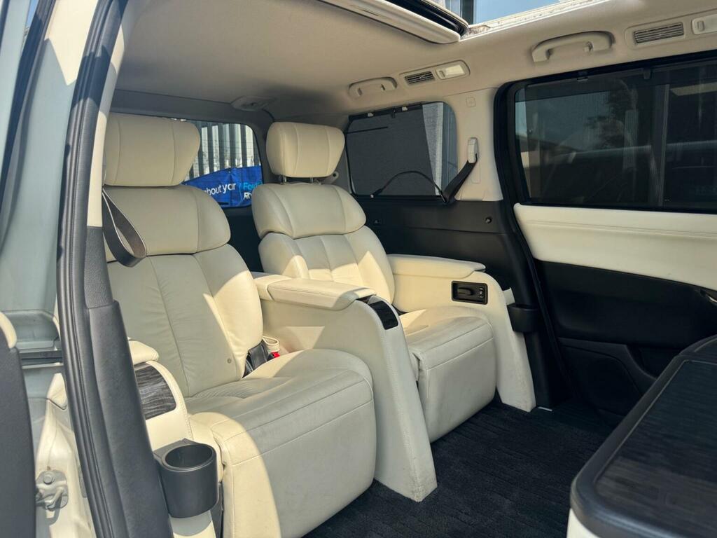 Nissan Elgrand 2.5 Highway Star Premium White #32