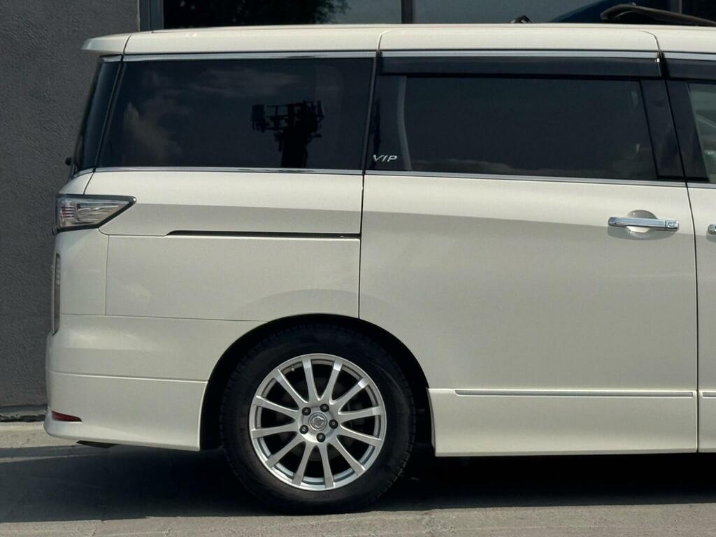 Nissan Elgrand 2.5 Highway Star Premium White #11