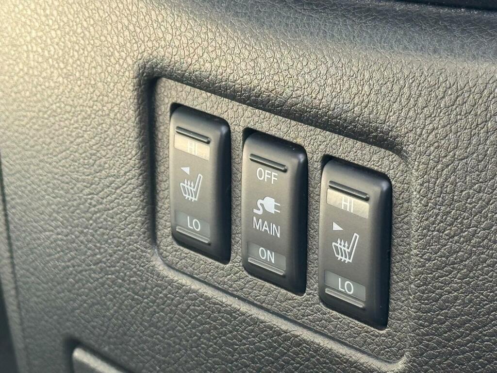 Nissan Elgrand 2.5 Highway Star Premium White #23