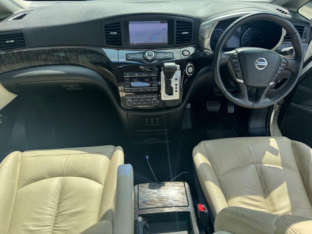 Nissan Elgrand 2.5 Highway Star Premium White #16