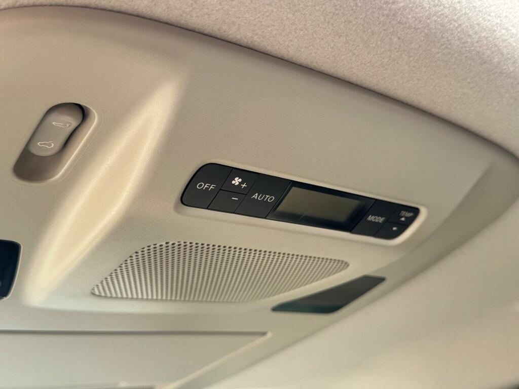 Nissan Elgrand 2.5 Highway Star Premium White #36