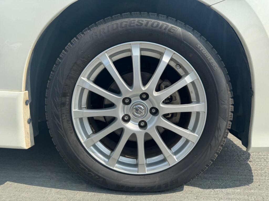 Nissan Elgrand 2.5 Highway Star Premium White #44