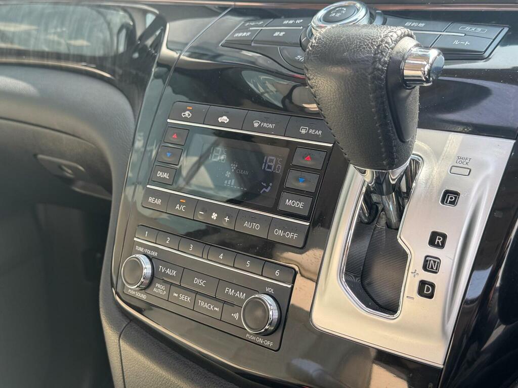 Nissan Elgrand 2.5 Highway Star Premium White #24