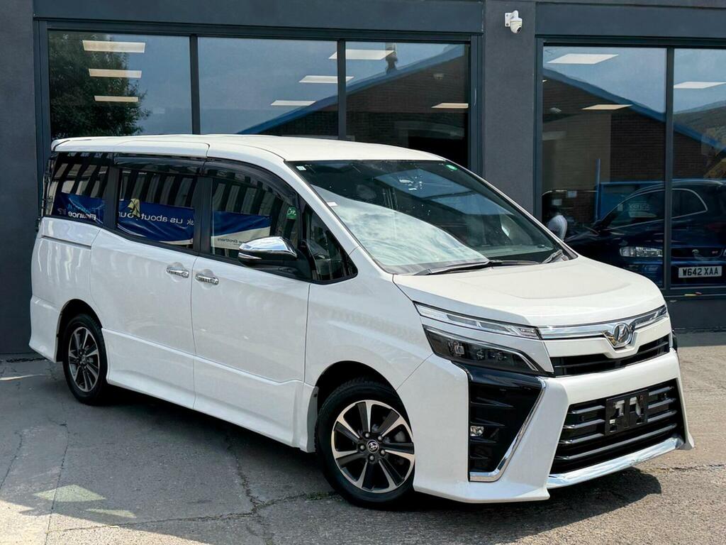 Toyota Voxy Mpv 2.0 Zs Kirameki II 202171 TEMP104 White #2