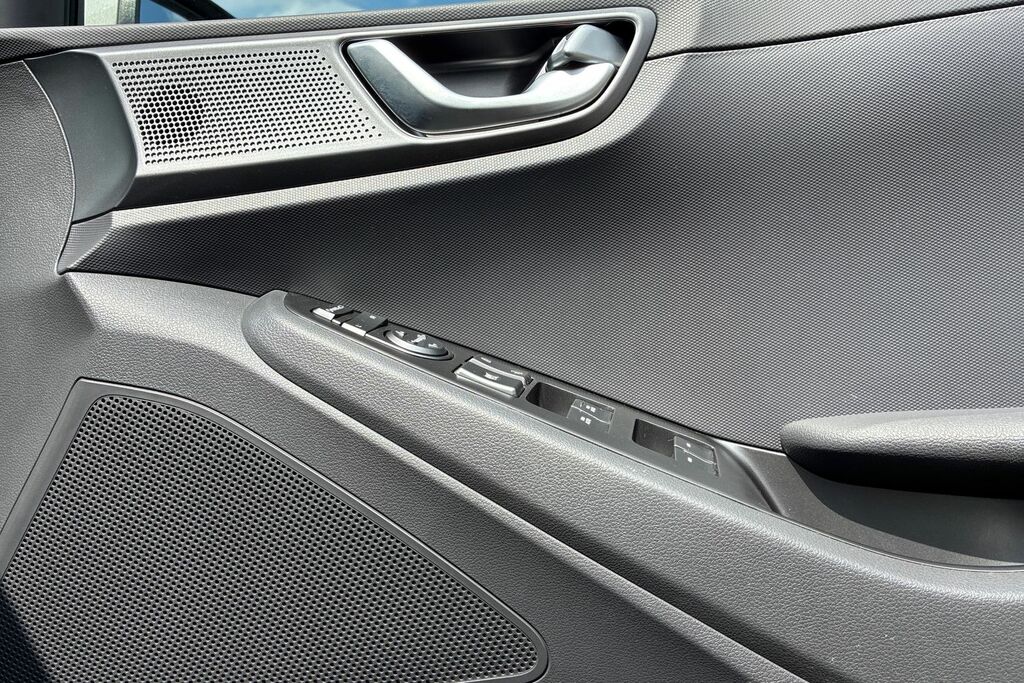 Hyundai Ioniq Premium Blue #16