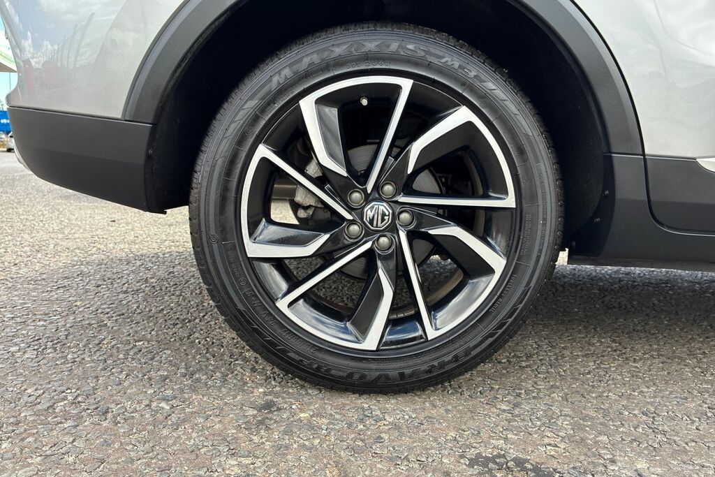 MG ZS 1.5 Vti Tech Exclusive Suv Euro Silver #5